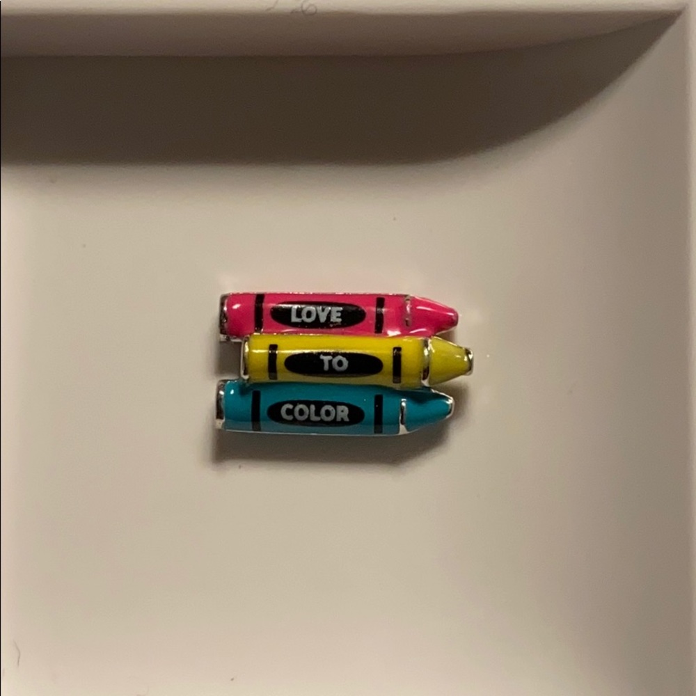 Origami Owl “I Love to Color” Crayon Charm